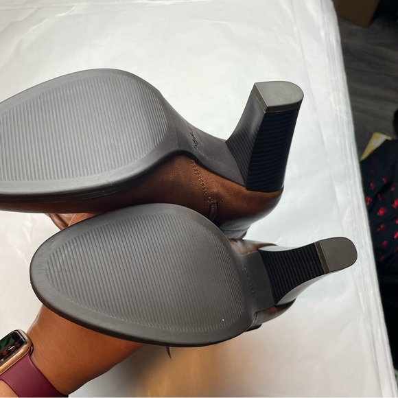 Style & Co Mid Calf Cognac Slouch Heeled boot Wide Calf NEW Size 11M - Picture 6 of 9